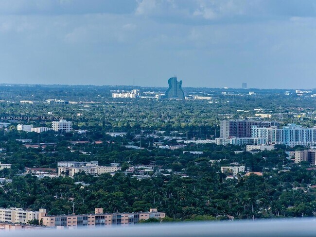 Building Photo - 4010 S Ocean Dr