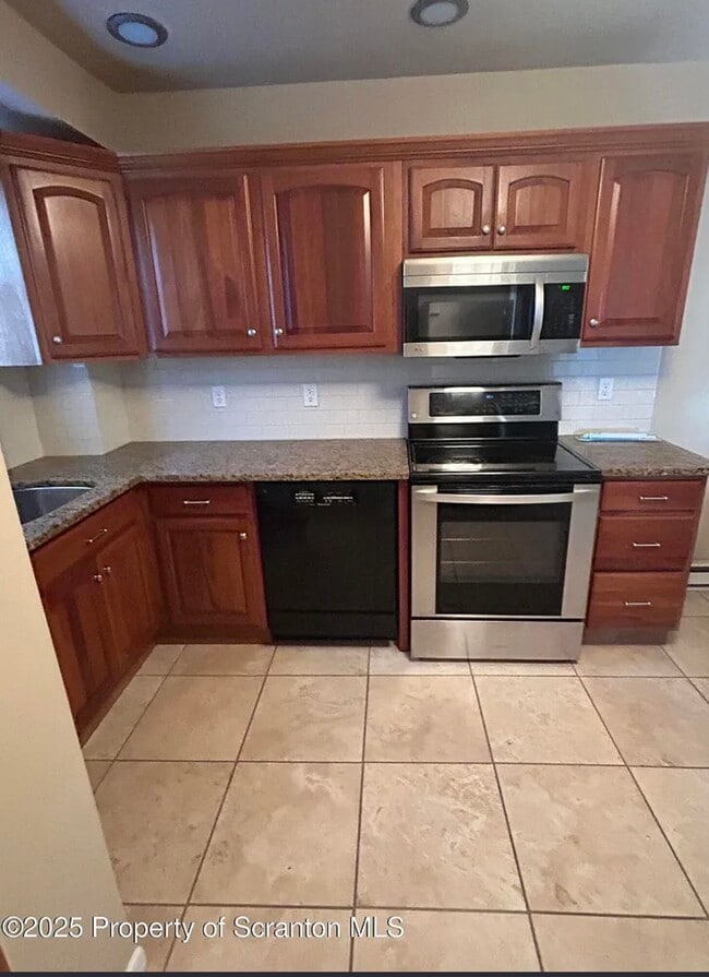 Building Photo - 30 Belmont St