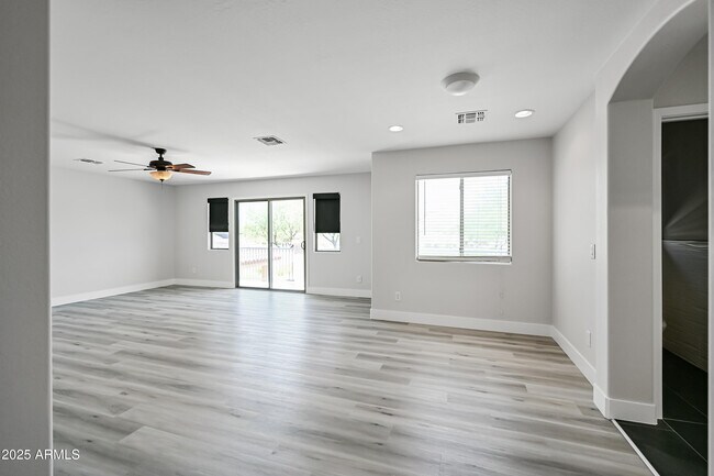 Building Photo - 2426 W Horsetail Trail