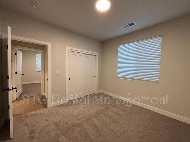 Building Photo - 3968 Fossil Way