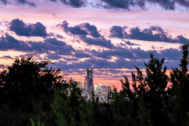 Building Photo - 2309 Montopolis Dr