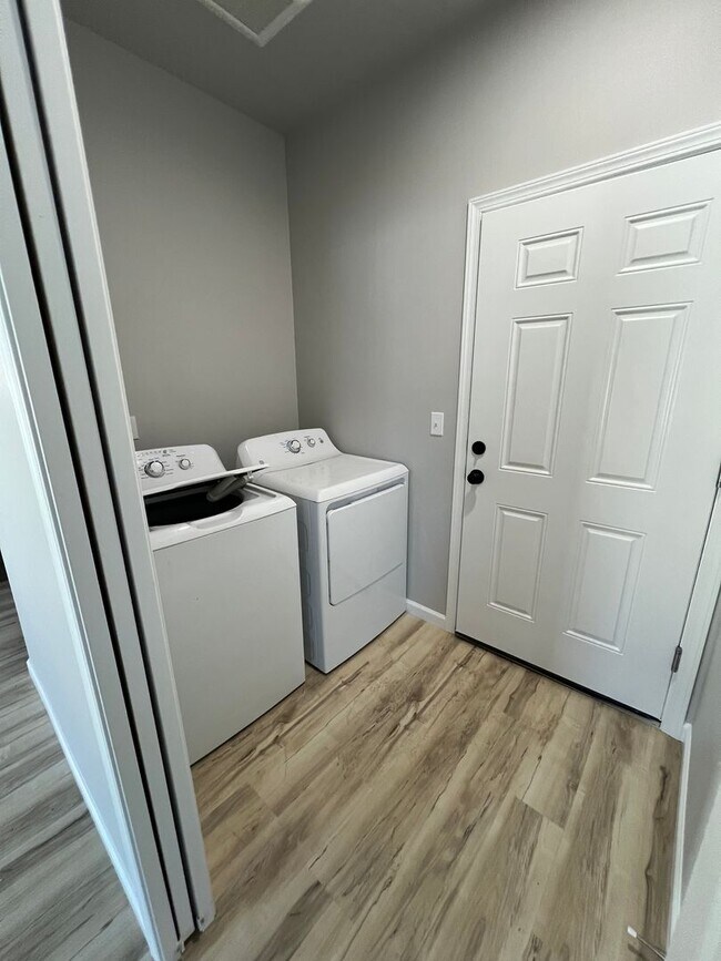 Building Photo - NEW HOME FOR RENT IN SOAP LAKE!