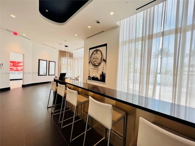 Building Photo - 851 NE 1st Ave