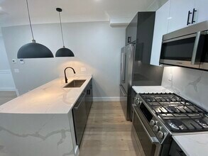 Building Photo - 300 Somerville Ave