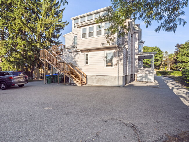 Building Photo - 150 Woburn St