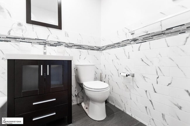 Building Photo - 459 77th St