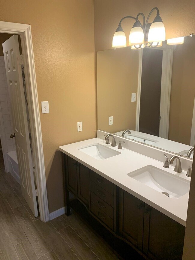 Building Photo - 1919 Country Village Blvd