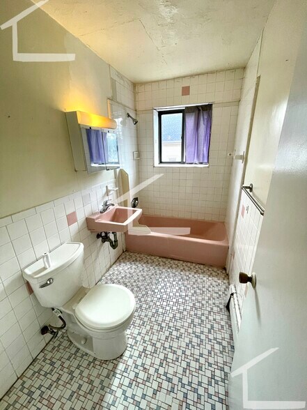 Building Photo - 30 Allston St