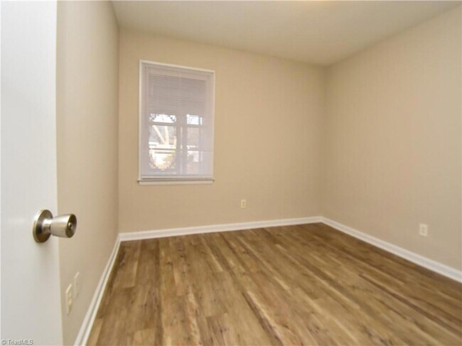 Building Photo - 1811 Saffron Pl