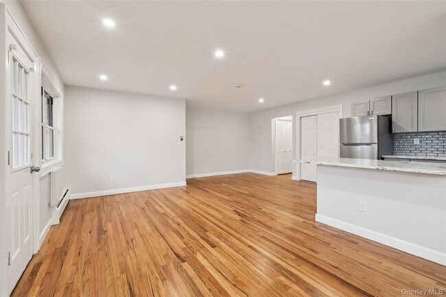 Building Photo - 20 Francis Ave