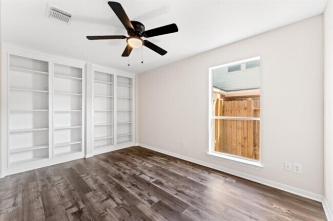 Building Photo - 7103 Hot Creek Trc