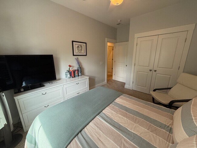 Building Photo - 3 Bedroom 2.5 Bath House in Moultrie Park ...