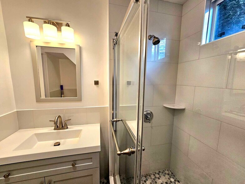 Building Photo - 10 Alton Rd