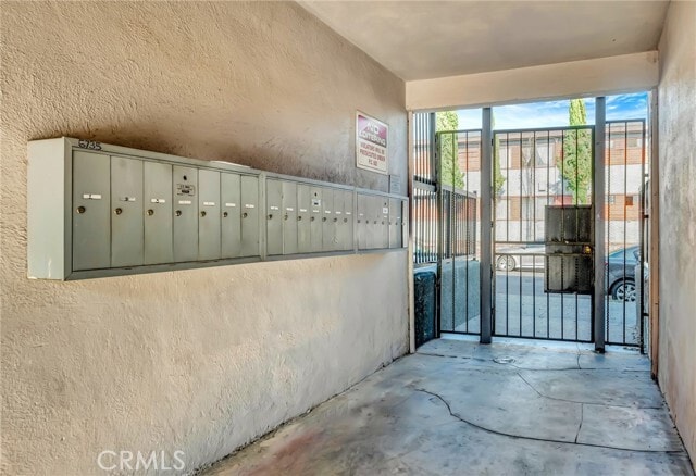 Building Photo - 6735 Elmer Ave