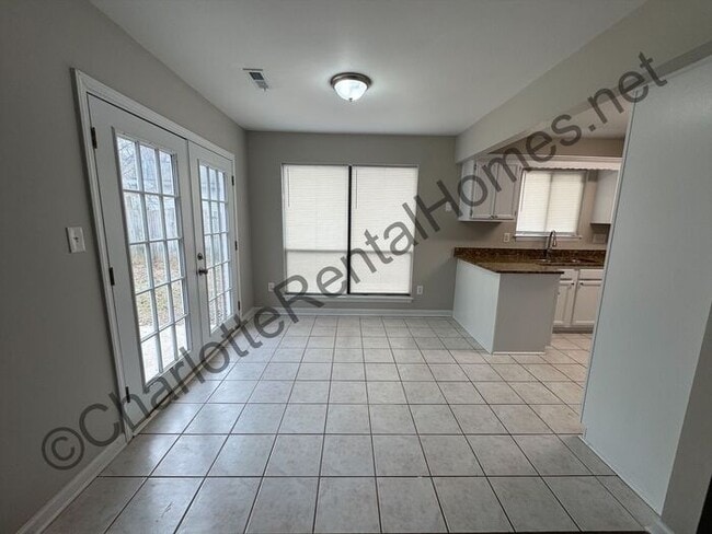 Building Photo - Move-In Ready 3BR/2BA Home with Garage in Mint Hill
