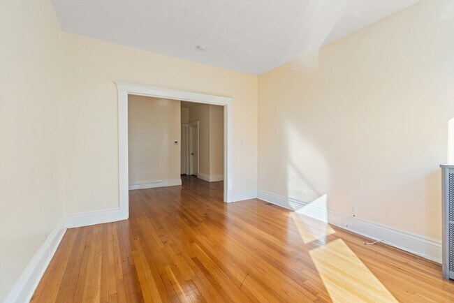 Building Photo - 86 Winthrop St