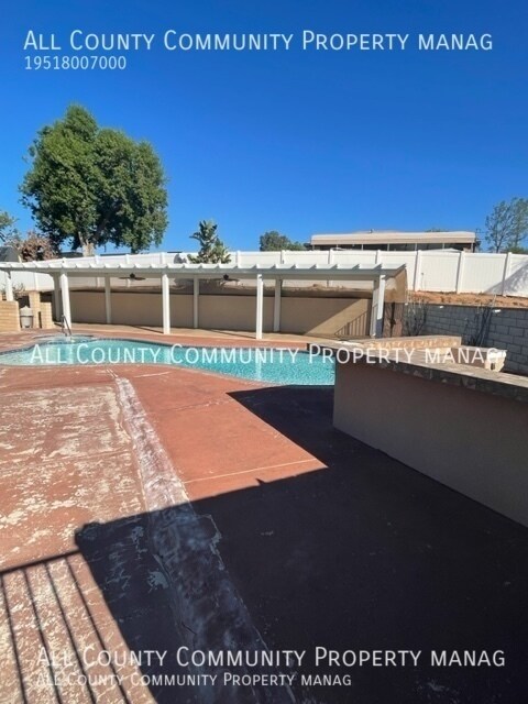 Building Photo - 16285 Capella St