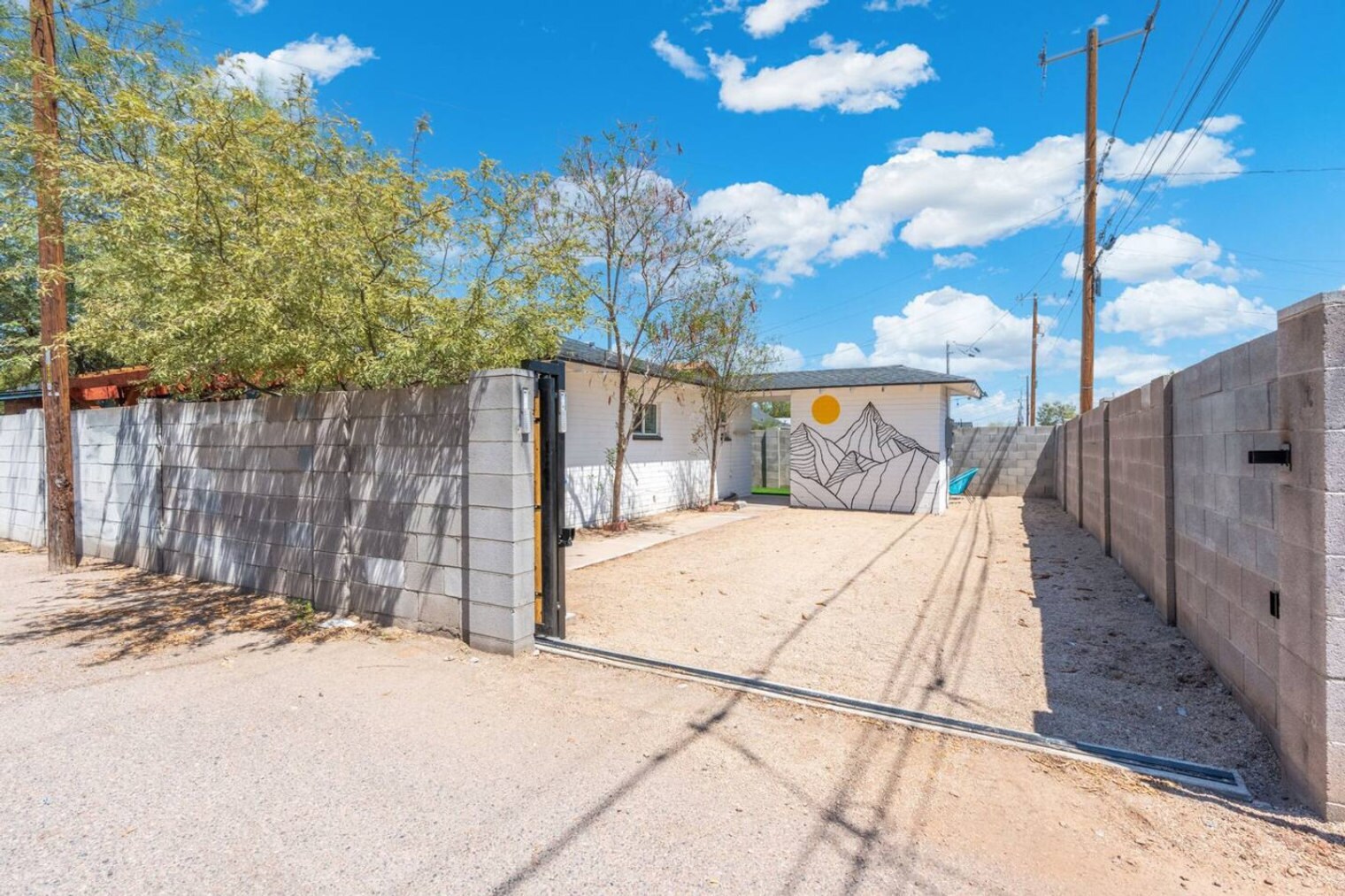 Building Photo - 1407 E McKinley St