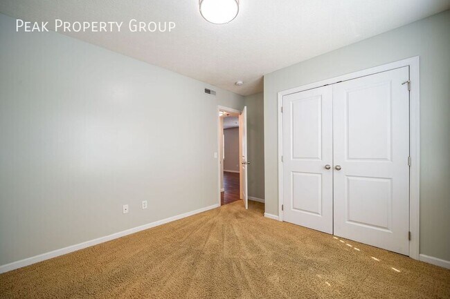 Building Photo - 250 Chittenden Ave