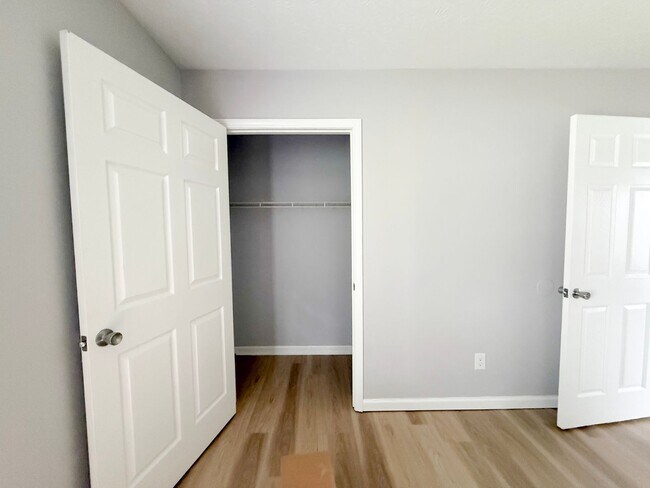 Building Photo - Newly Updated 2-Bedroom Apartment in Sparta with Lawn Care Included