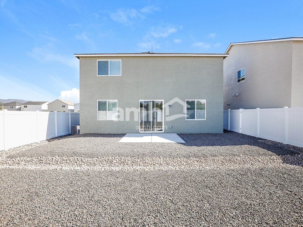 Building Photo - 2355 Dolly Ave