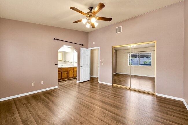 Building Photo - 57815 Desert Gold Dr