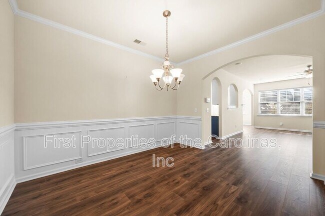 Building Photo - 6012 Thorburn Way