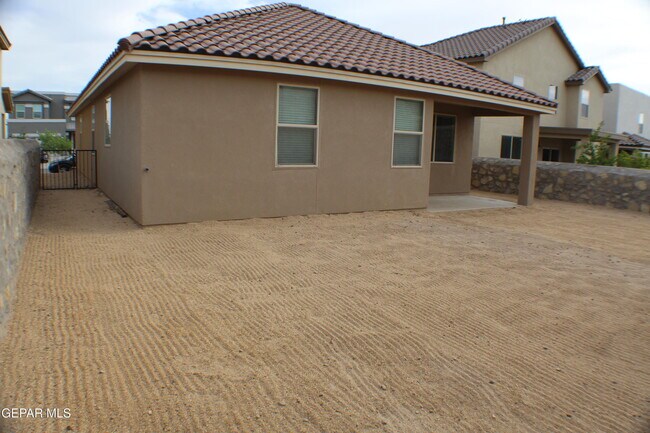 Building Photo - 12449 Chamberlain Dr