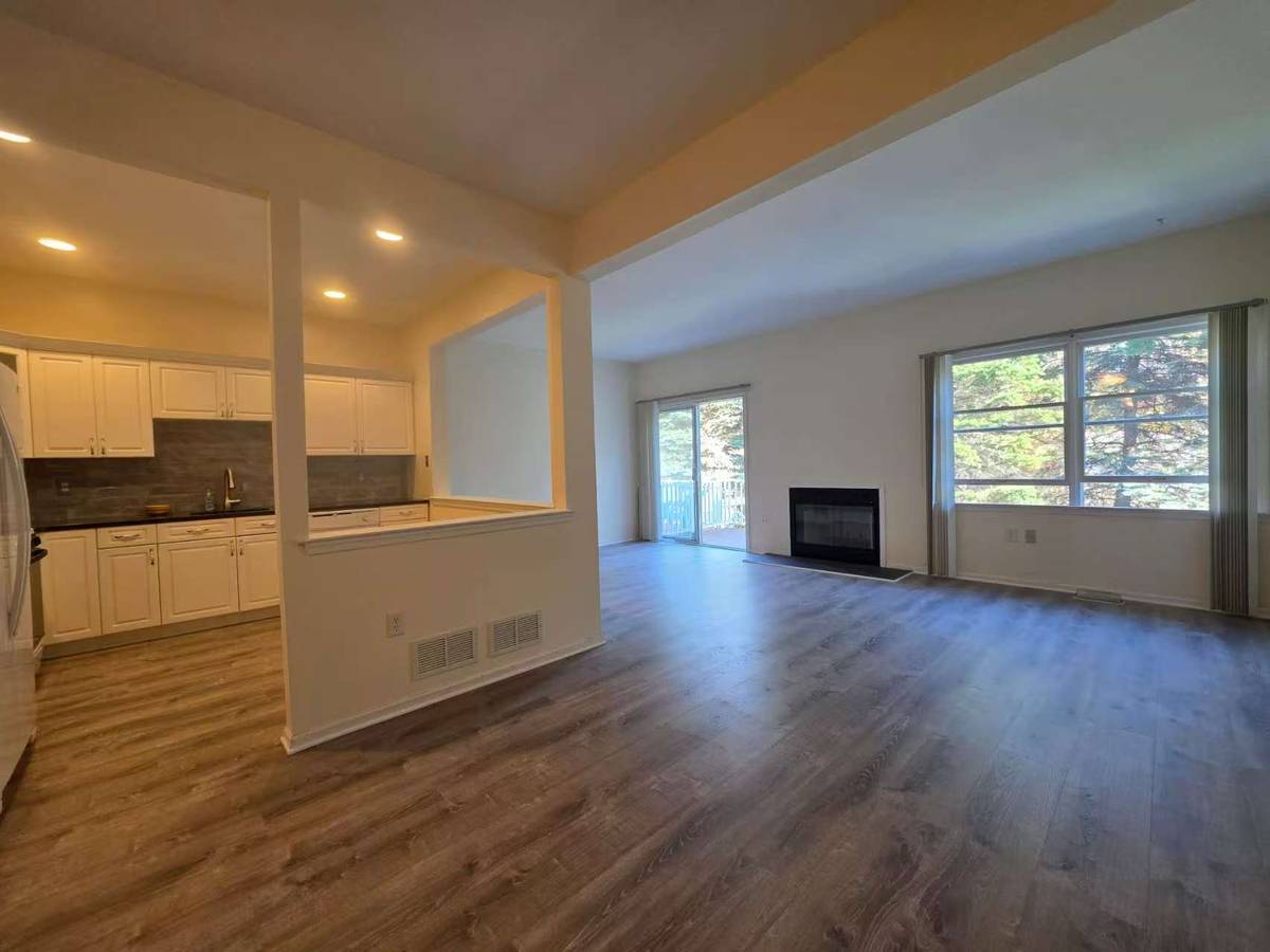 Building Photo - 17 Springhill Dr