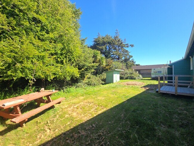 Building Photo - 2BD/1BA Pine Hill home on quiet road!