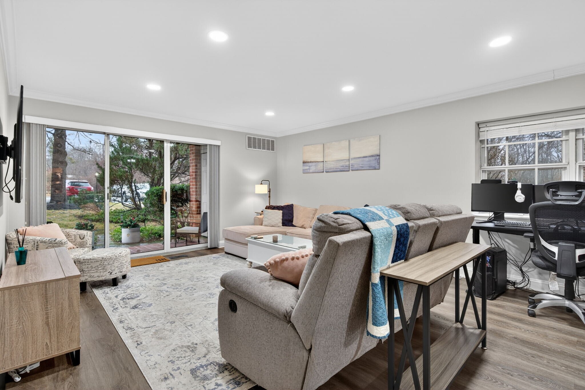 Building Photo - 159 Drummers Ln