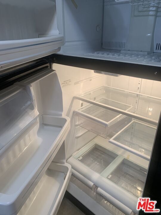 Building Photo - 355 N Maple St