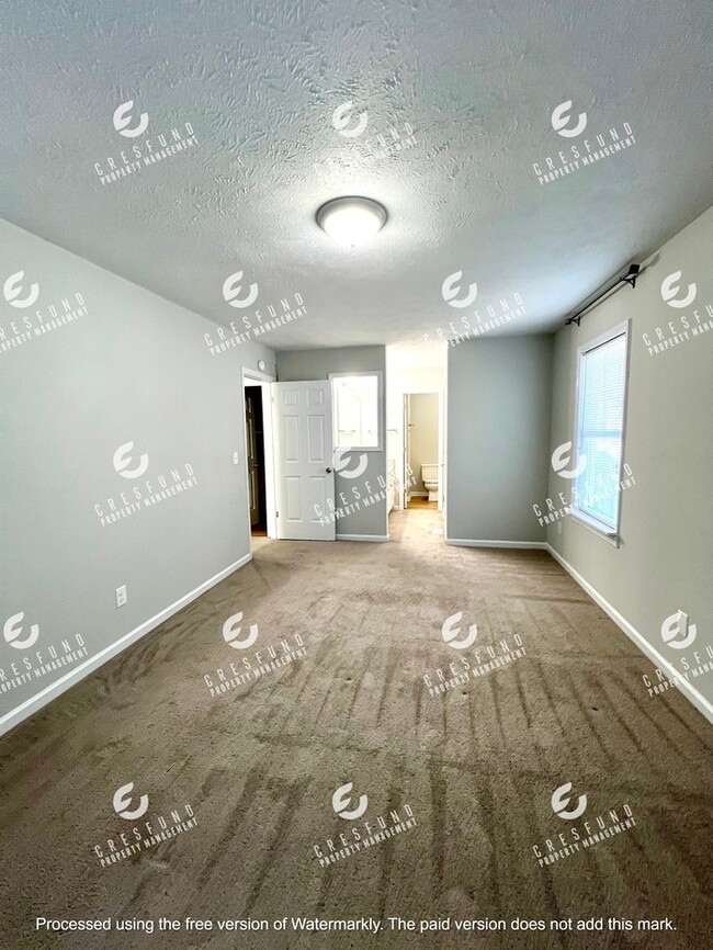 Building Photo - Lovely 3 bed 2 bath single-family home rea...