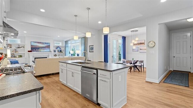 Building Photo - 504 Beneficial Dr