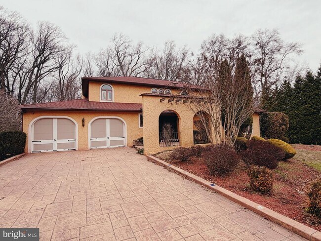 Building Photo - 1317 Mettler Rd