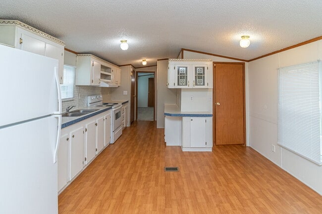 Building Photo - *Excellent Location* 2 BR | 2 BA Singlewide in Goldsboro