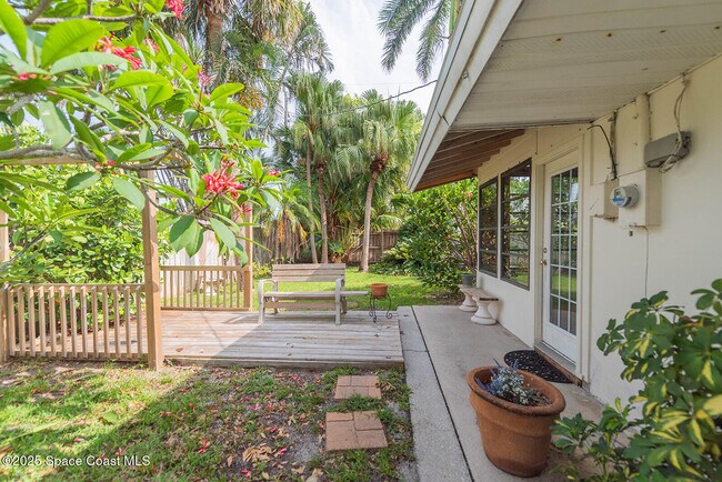 Building Photo - 508 Poinsettia Rd