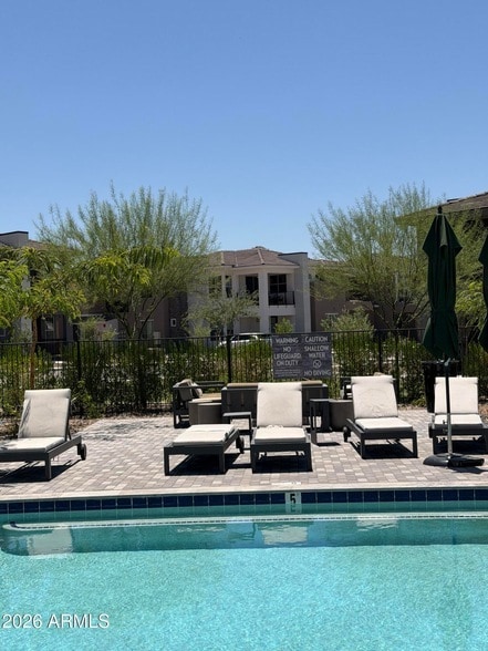 Building Photo - 2121 W Sonoran Desert Dr