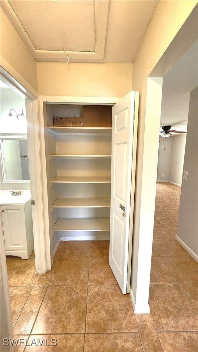 Building Photo - 4615 SE 4th Pl