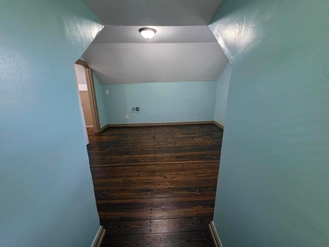 Building Photo - 1597 Koebel Rd