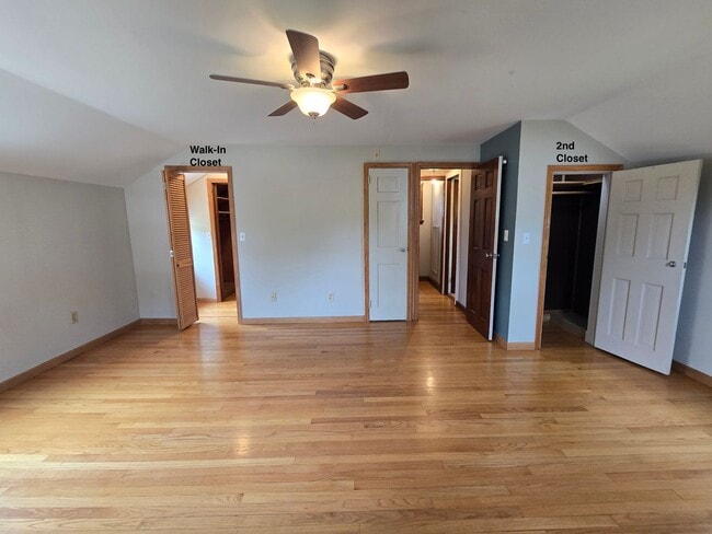 Building Photo - Amazing views overlooking the Raritan River! Commuter delight! Single family home with 2-bedroom,...