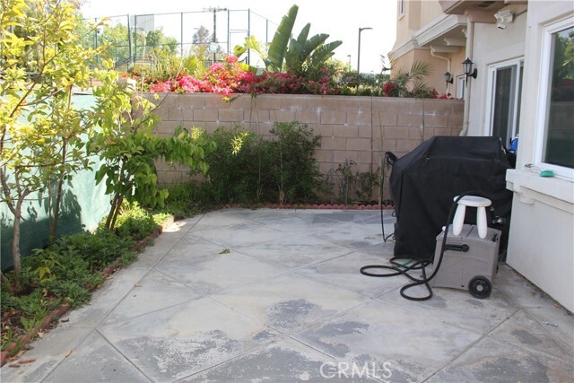 Building Photo - 15343 Lotus Cir