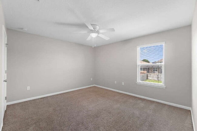 Building Photo - 4905 Kensington Ln