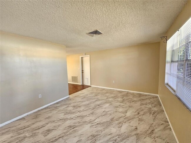 Building Photo - 6324 Lomand Ave