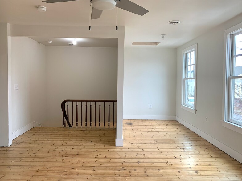 Building Photo - 216 State St