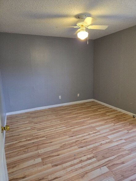 Building Photo - 305 Bolivar Ave