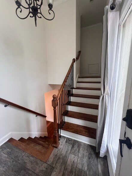 Building Photo - 94 Briarview Cir