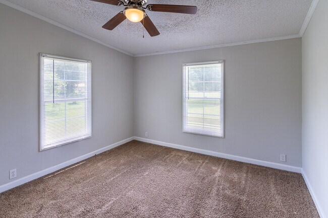 Building Photo - 3225 Melba Dr