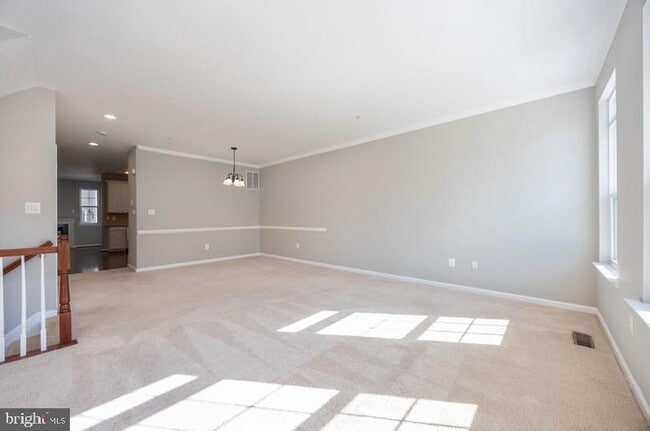 Building Photo - 844 Oriole Ave