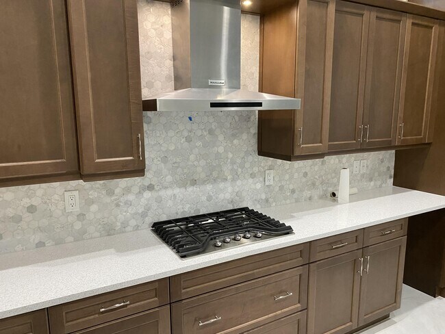 Building Photo - 4685 Estates Cir